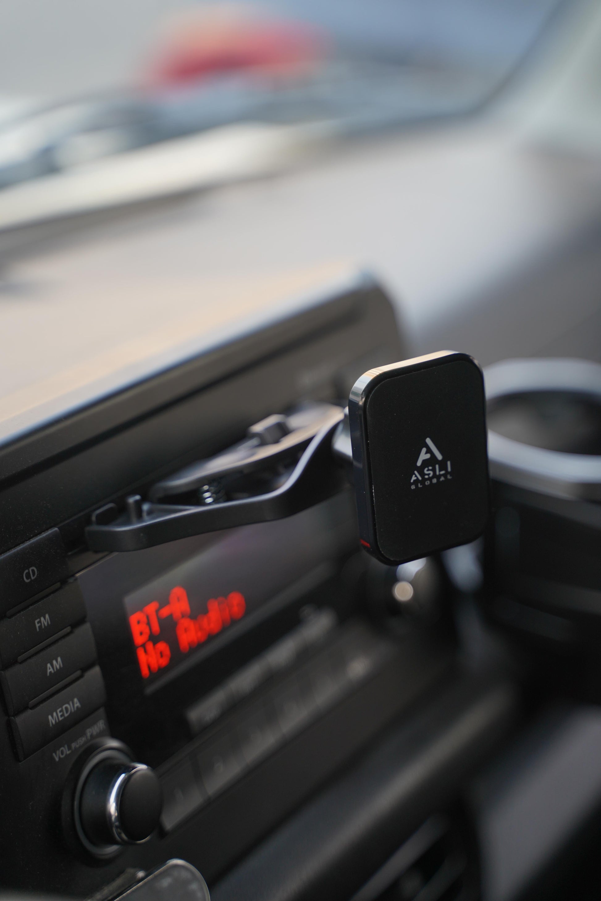 Automagnet CD Series Car Phone Holder – 360° Magnetic Mount for Smartphones